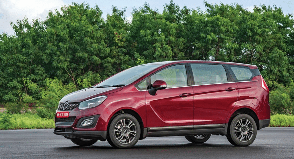 Mahindra Marazzo M4+ परिवार के लिए बनी एक भरोसेमंद और आरामदायक MUV 2 Mahindra Marazzo M4 1